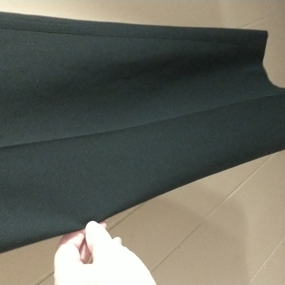 Ann Taylor black straight leg pants in size 6 EUC - Picture 3 of 6